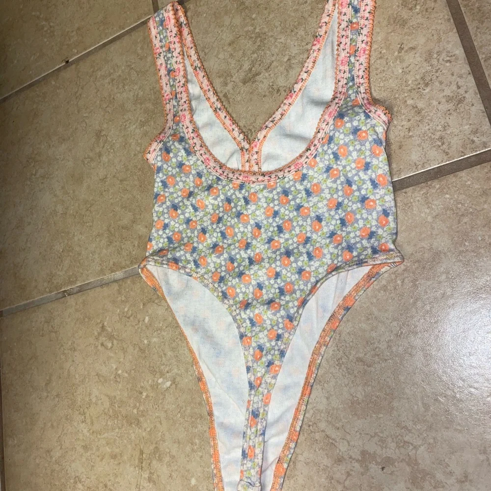 Out from Under Floral Print Bodysuit - Picture 6 of 6